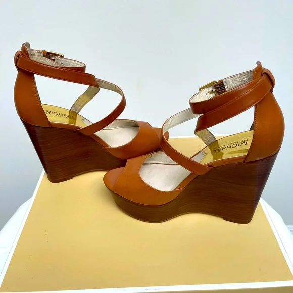 Michael Kors Leather Wedge Sandal Preowned Size 7.5 - Picture 3 of 5